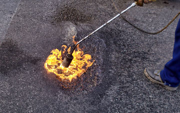 Lionacleit flat roofing repairs